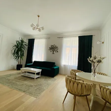 Suite № 7-2
